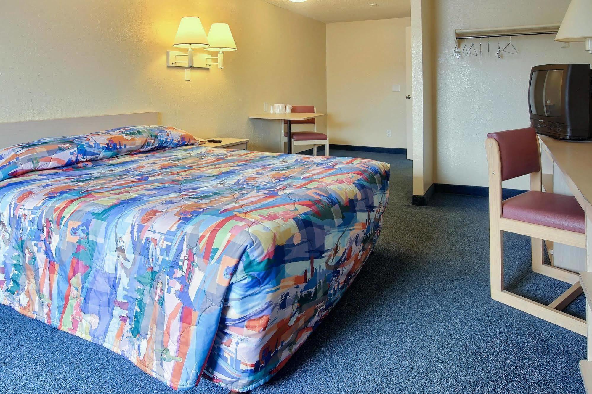 Motel 6 Palm Bay Exteriör bild