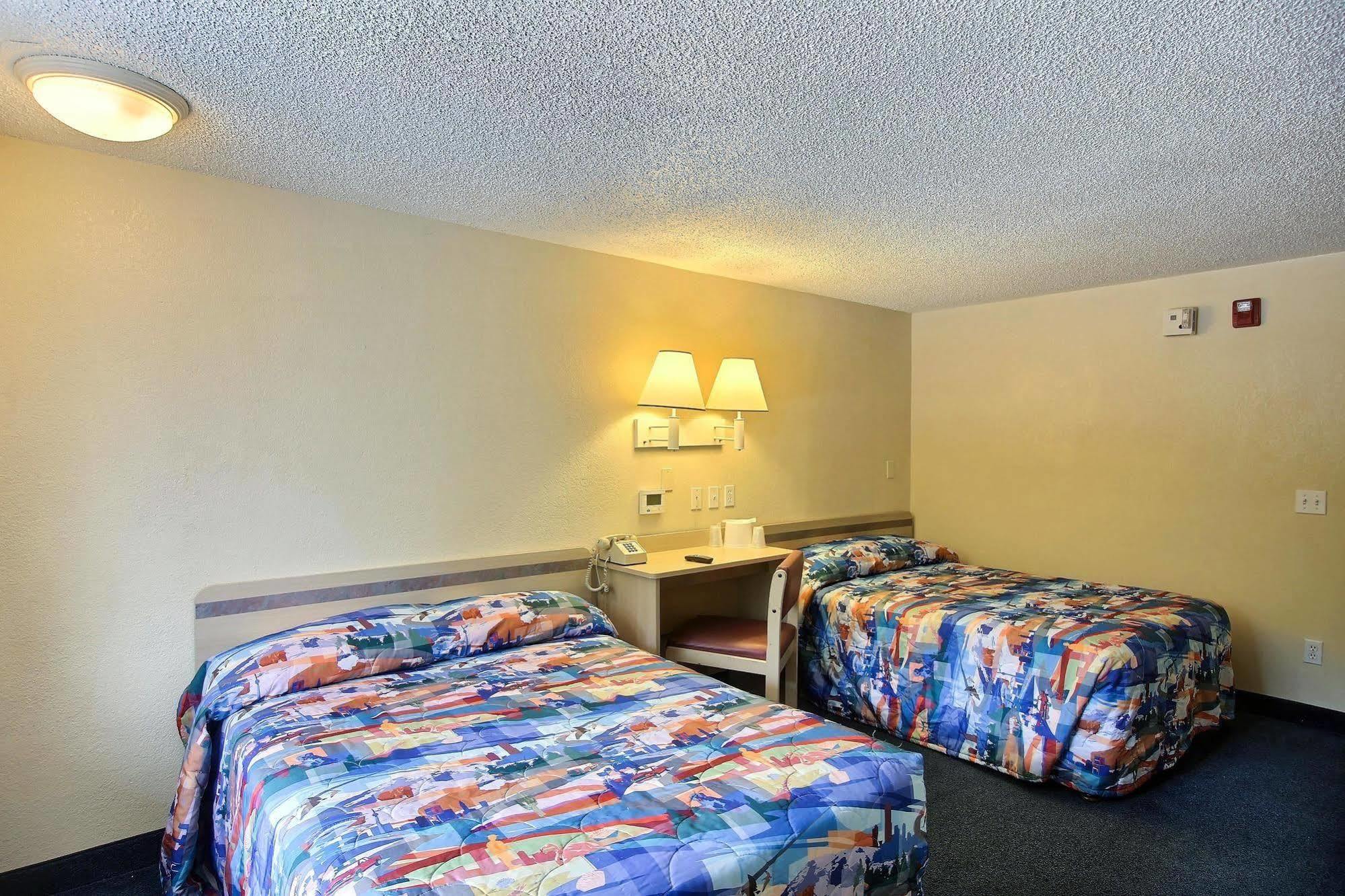 Motel 6 Palm Bay Exteriör bild