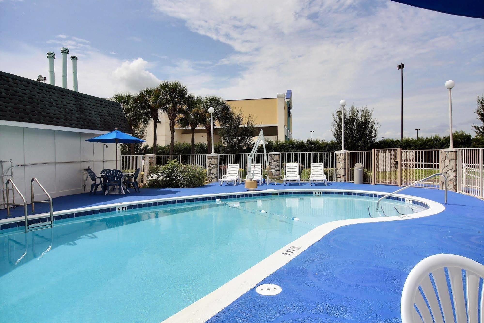 Motel 6 Palm Bay Exteriör bild
